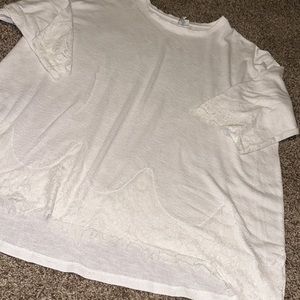 Lightweight lace-trimmed hi-lo 3/4 sleeve white sweater (18/20W) by C Est: 1946